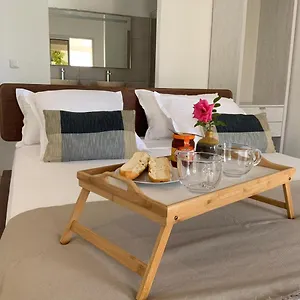  Hébergement de vacances Jolie Avec Piscine Au Bord De L'eau